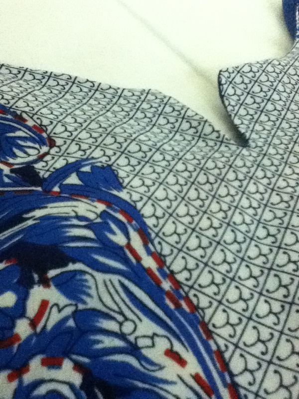 Neckline of the kaftan