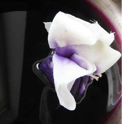Tied fabric prepared for immersion tie-dyeing