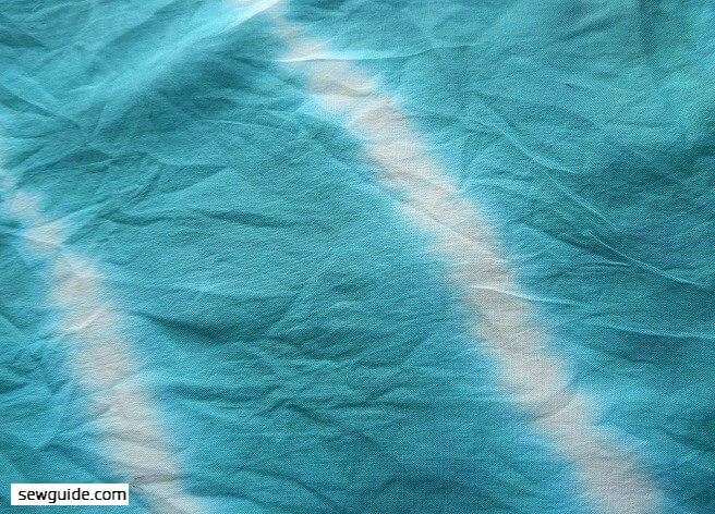 Lahariya wave-pattern tie-dye fabric
