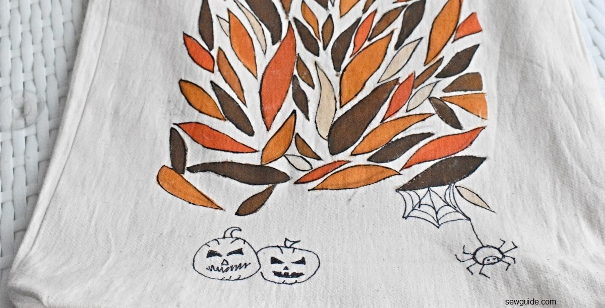 doodle of halloween icons