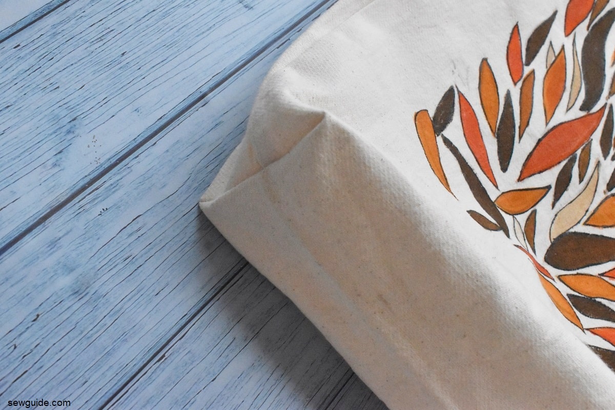boxed corners of the trick or treat bag